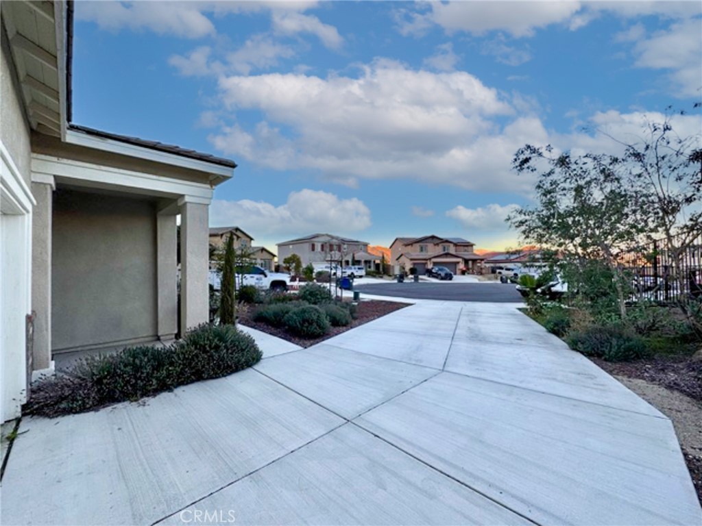 30411 Ridgecrest Road Winchester, CA 92596 - Photo 5 of 46