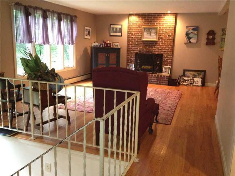 14 Fieldstone Road Cape Elizabeth, ME 04107 - Photo 3 of 9 Living Room. Beautiful hardwood floors