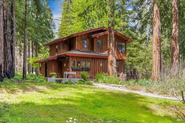 $2,999,000 | 12076 Cloud Ridge Road, Healdsburg, CA 95448