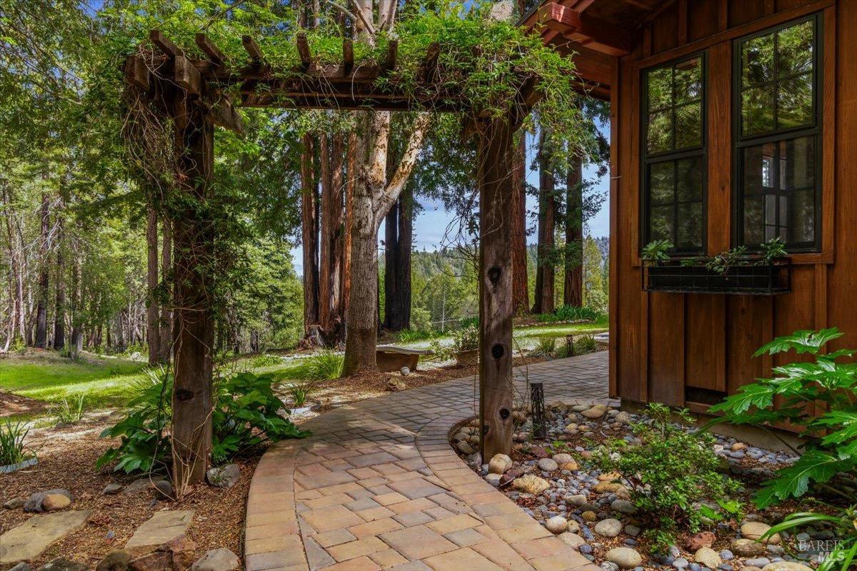 12076 Cloud Ridge Road Healdsburg, CA 95448 - Photo 34 of 72 Enchanting views greet you on the front walkway.