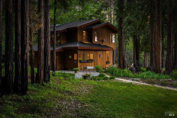 $2,999,000 | 12076 Cloud Ridge Road, Healdsburg, CA 95448
