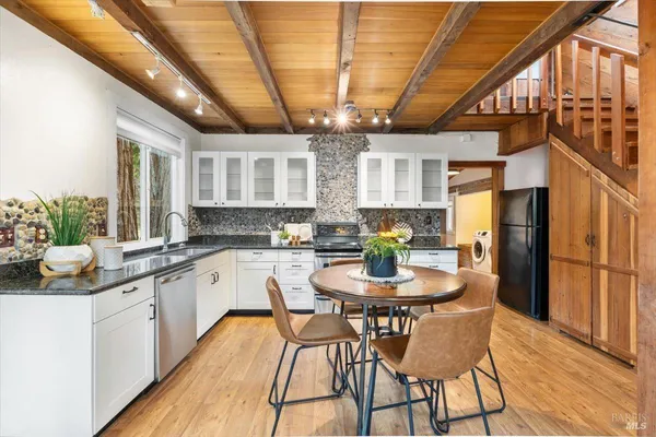 $2,999,000 | 12076 Cloud Ridge Road, Healdsburg, CA 95448