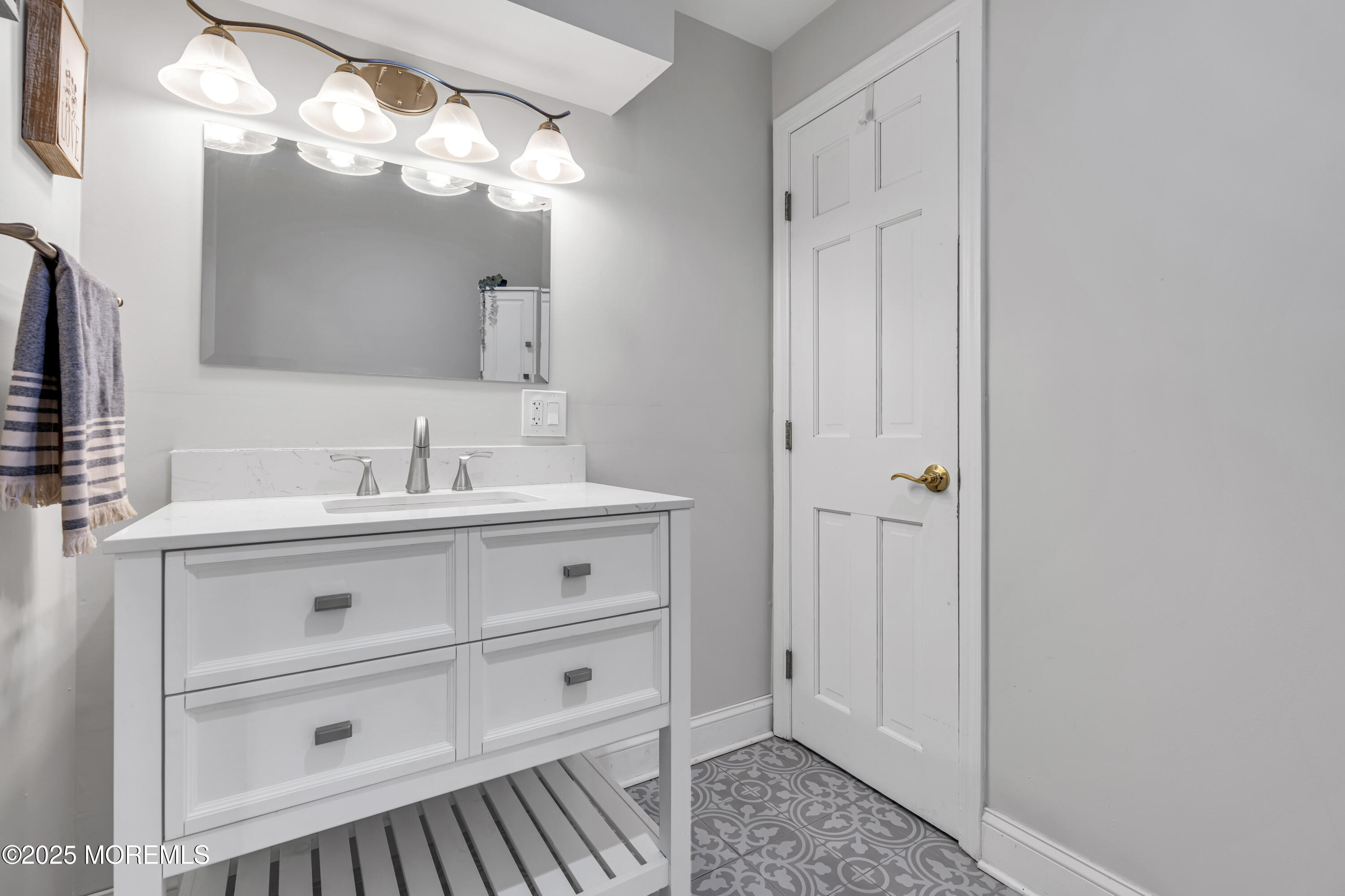 123 Freehold Road Manalapan, NJ 07726 - Photo 17 of 47 123 Freehold Road