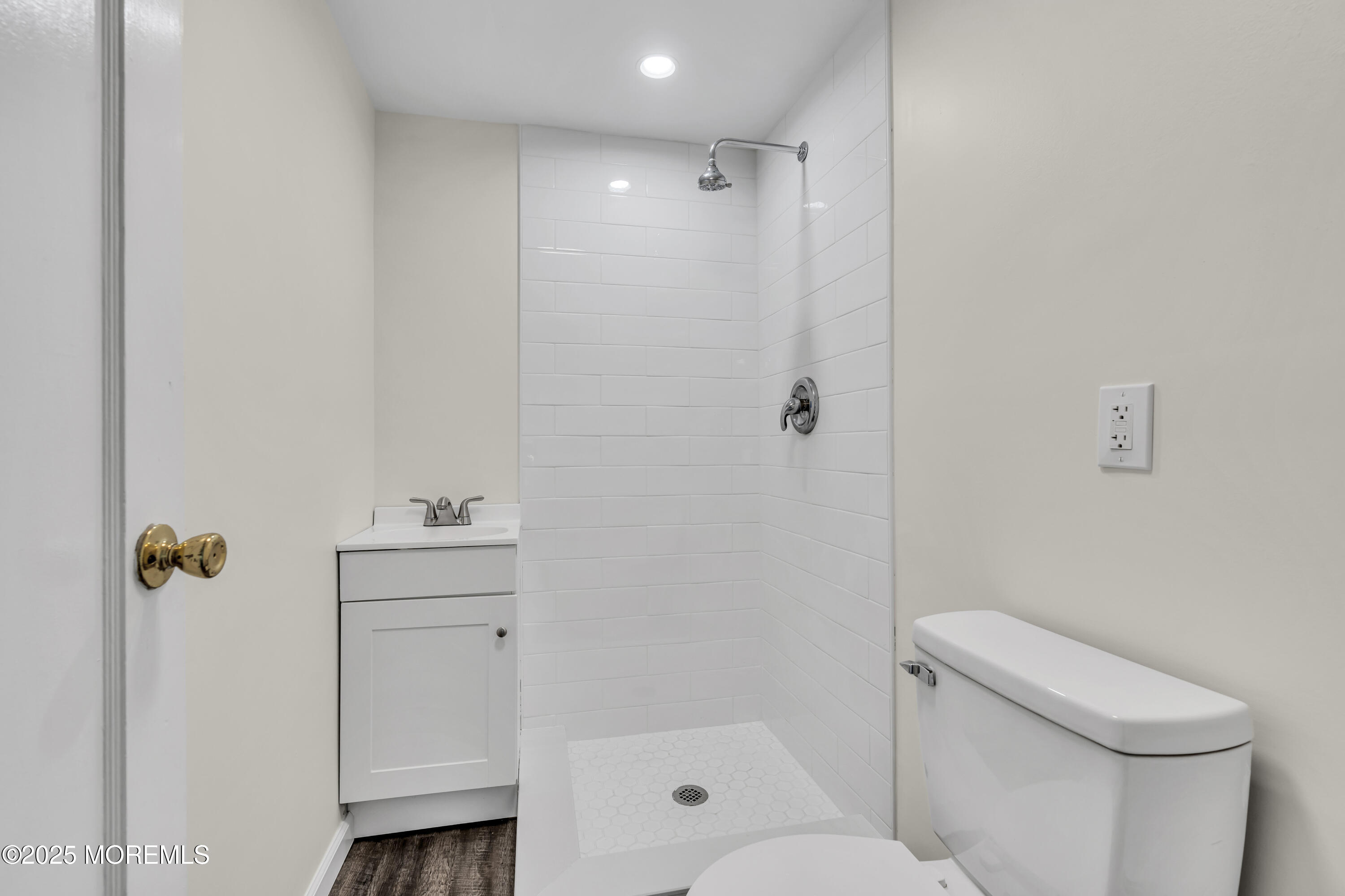 123 Freehold Road Manalapan, NJ 07726 - Photo 20 of 47 123 Freehold Road