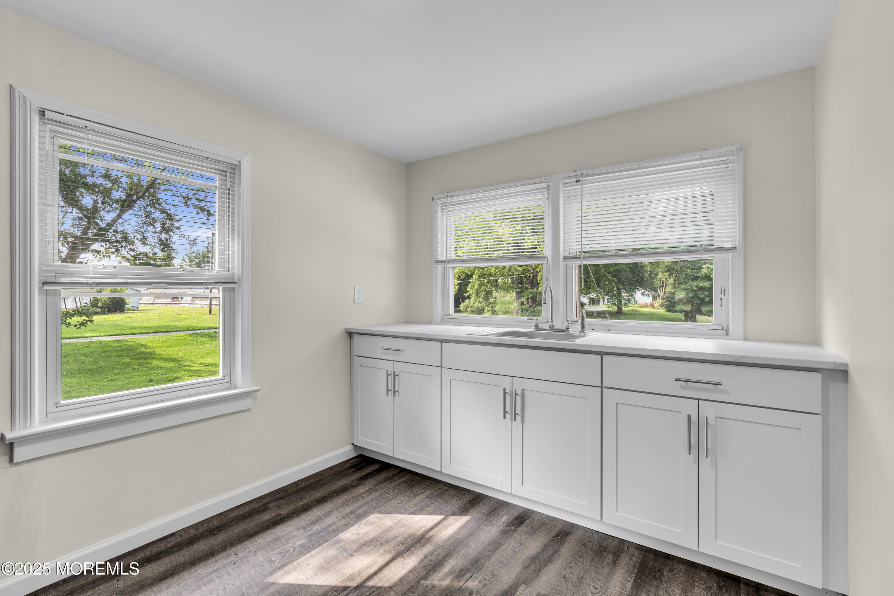 123 Freehold Road Manalapan, NJ 07726 - Photo 22 of 47 123 Freehold Road