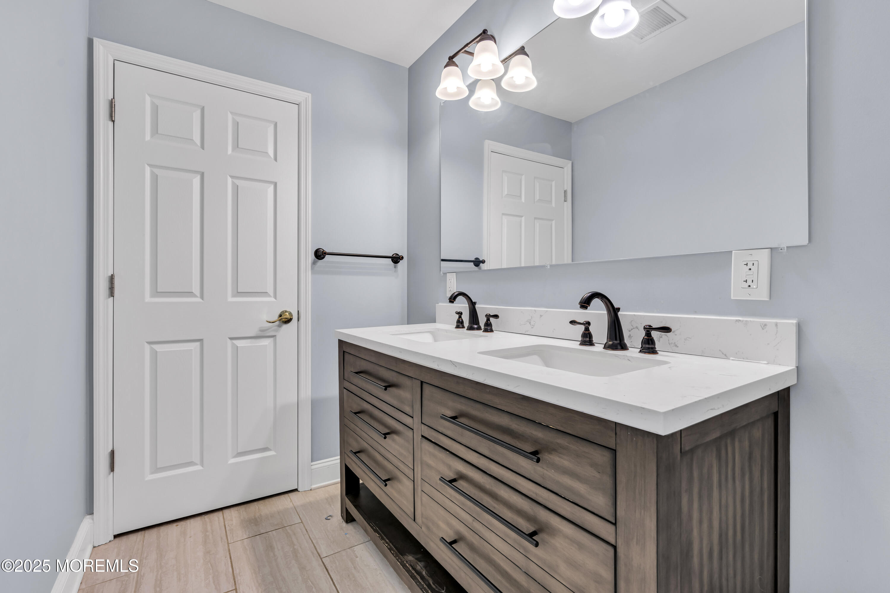 123 Freehold Road Manalapan, NJ 07726 - Photo 32 of 47 123 Freehold Road