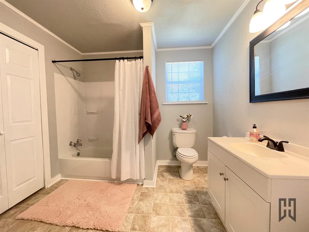 608 Batton Street Minden, LA 71055 - Photo 9 of 17 Primary Bath