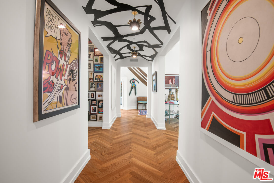 16001 Woodvale Road Encino, CA 91436 - Photo 13 of 49