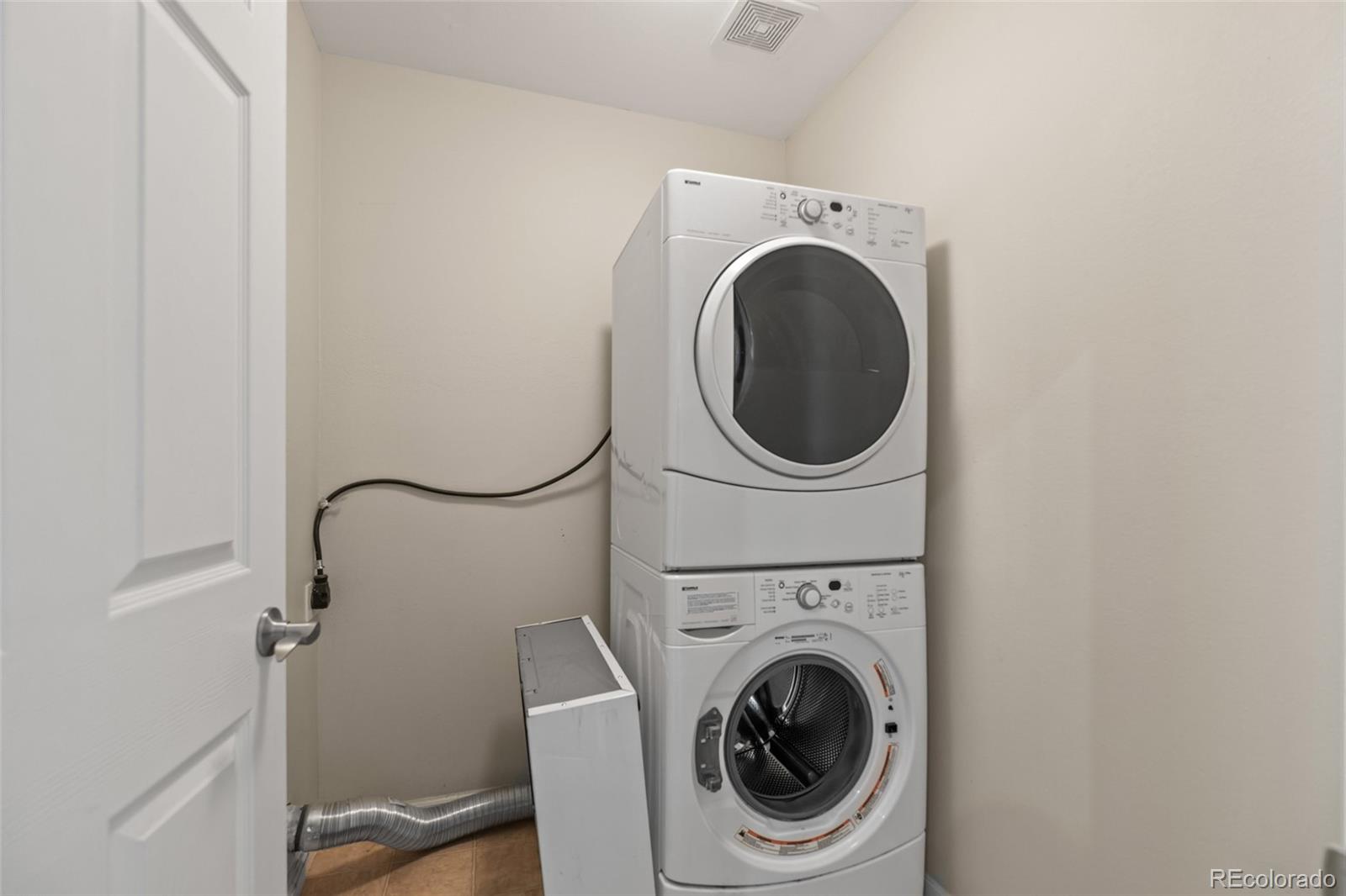 8399 Stonybridge Circle Highlands Ranch, CO 80126 - Photo 24 of 34