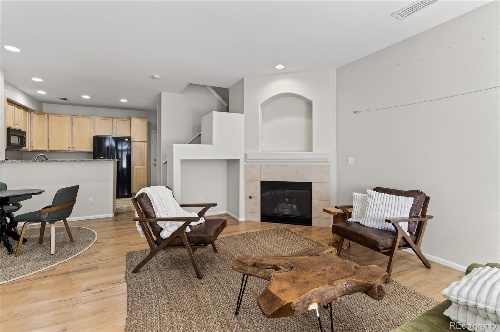 8399 Stonybridge Circle Highlands Ranch, CO 80126 - Photo 4 of 34