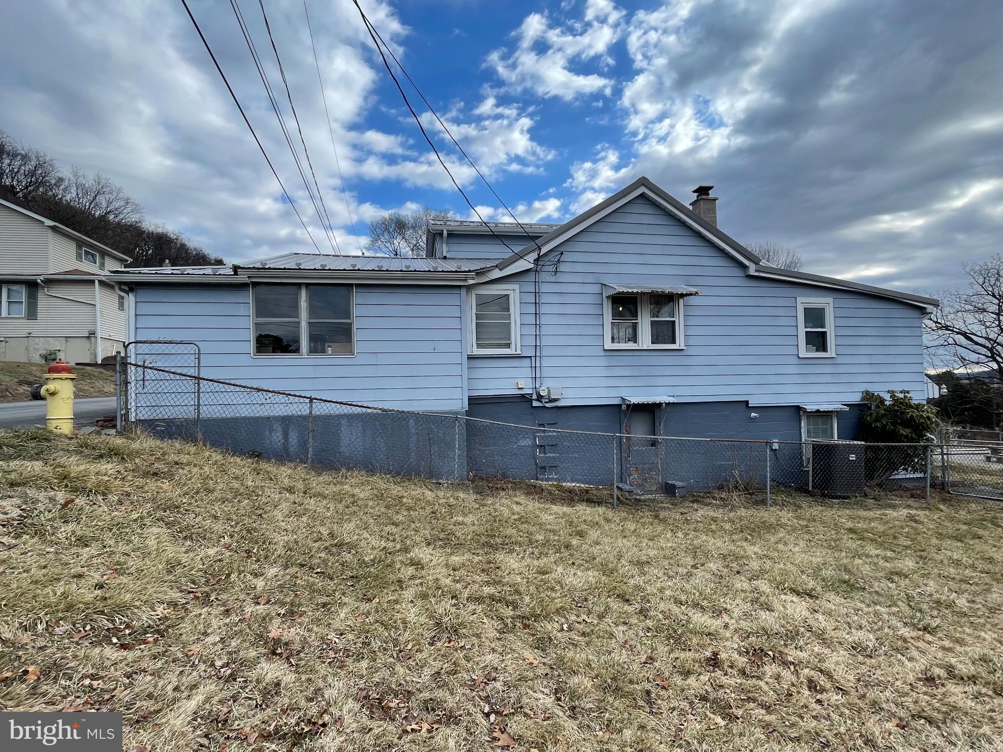 618 Upper Street Danville, PA 17821 - Photo 3 of 31