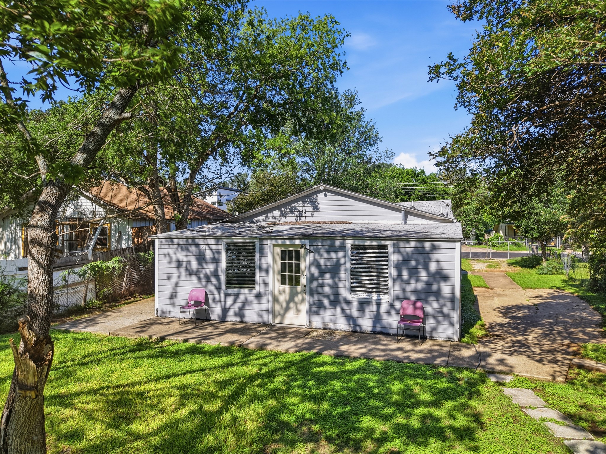 1313 Perez Street Austin, TX 78721 - Photo 15 of 20