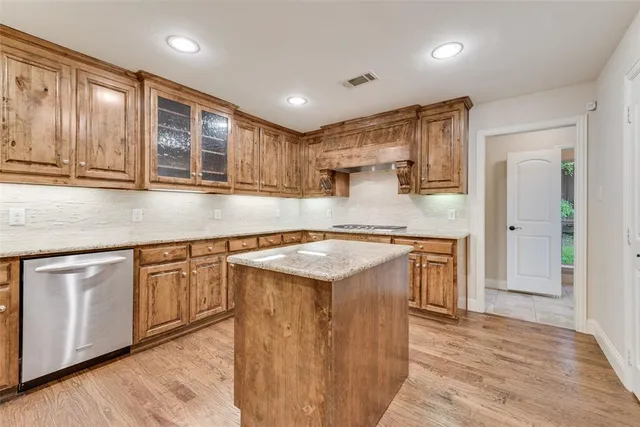 $6,100 | 14077 Brookridge Drive, Dallas, TX 75240