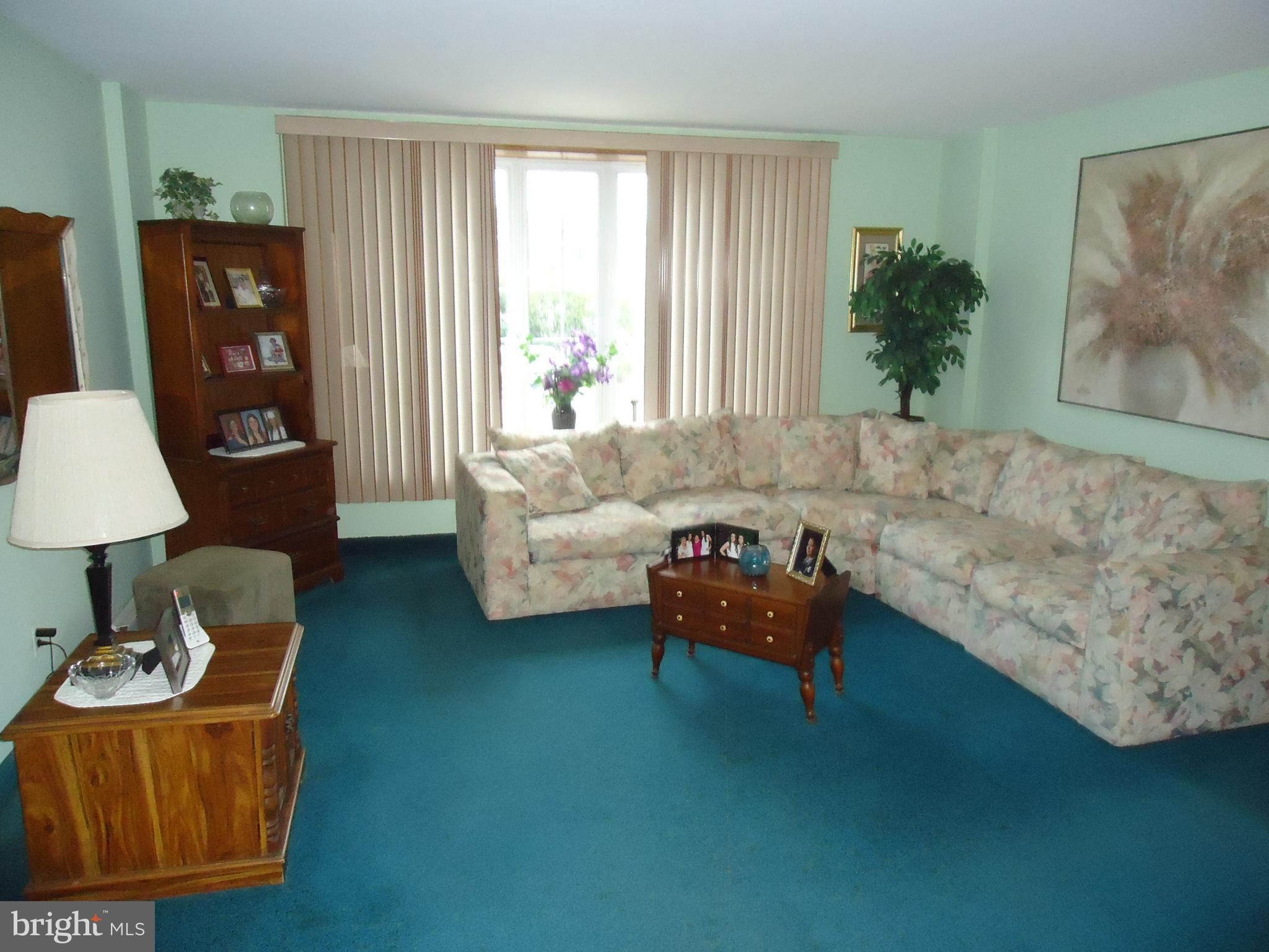 1232 Ripley Street Philadelphia, PA 19111 - Photo 3 of 22 Living Room