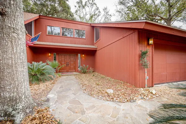 $649,000 | 110 Simon Boulevard, Ocean Springs, MS 39564