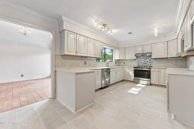 $669,000 | 110 Simon Boulevard, Ocean Springs, MS 39564