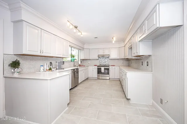 $669,000 | 110 Simon Boulevard, Ocean Springs, MS 39564