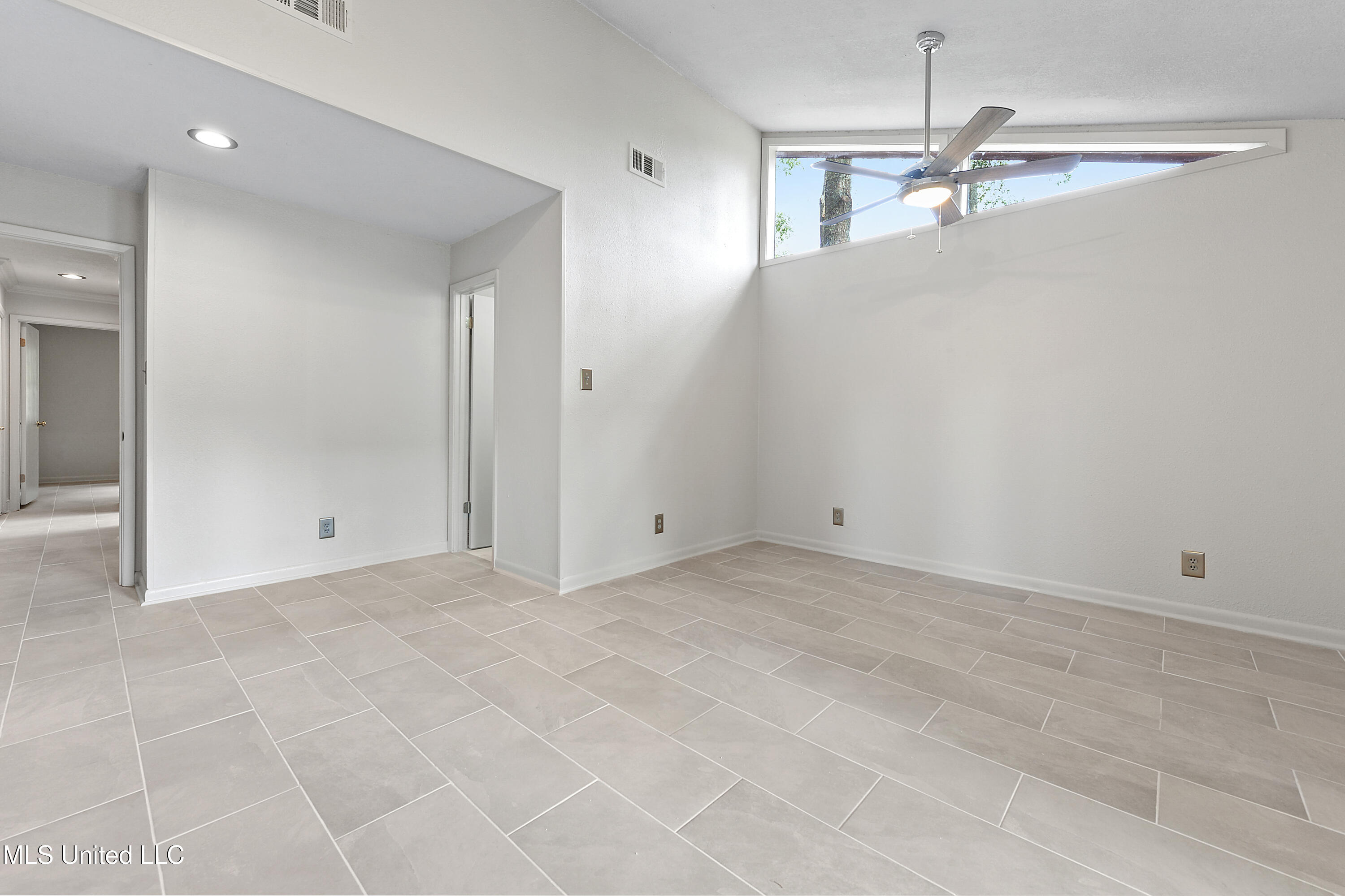 110 Simon Boulevard Ocean Springs, MS 39564 - Photo 35 of 73 Master Bdrm b