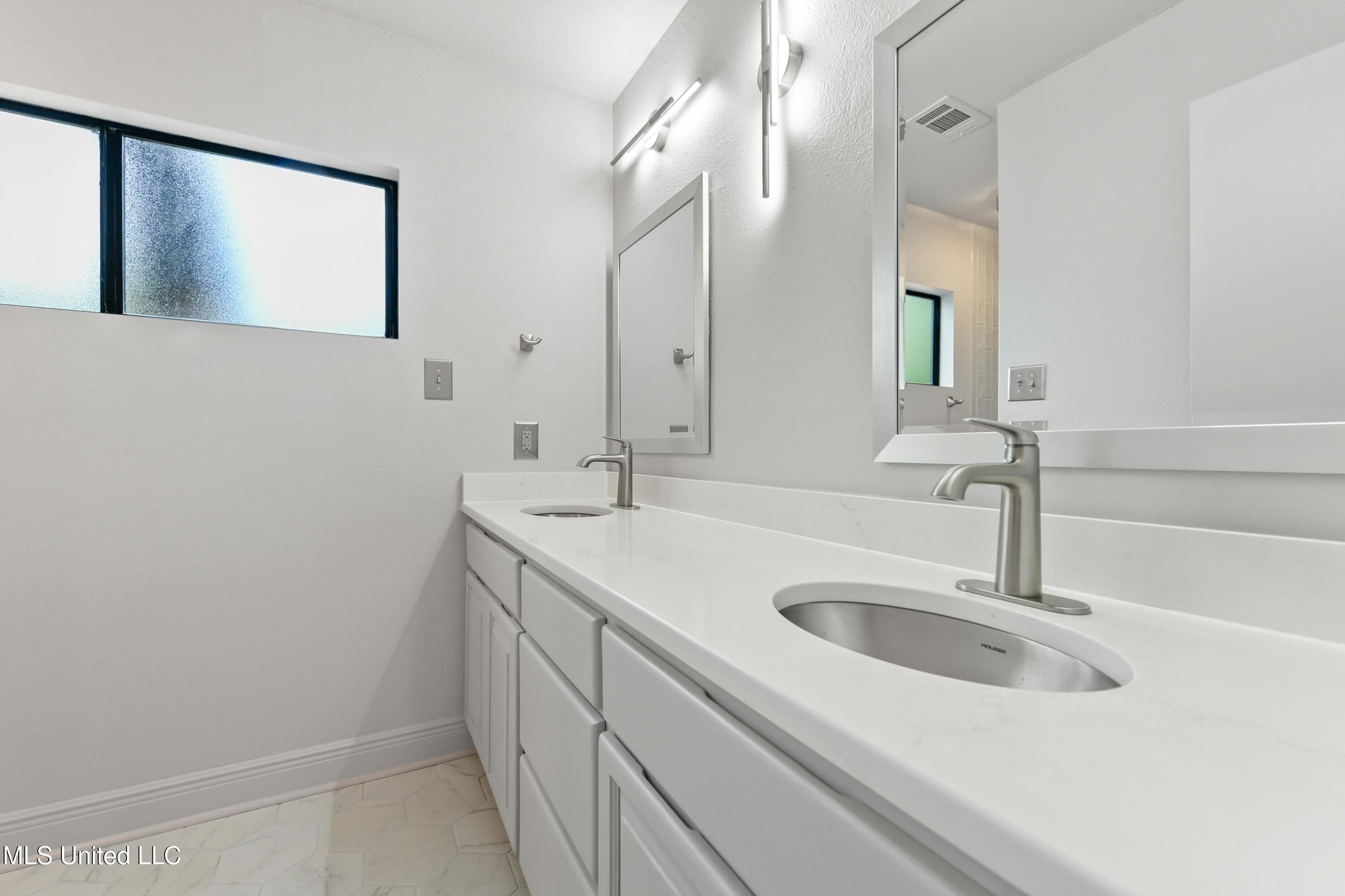 110 Simon Boulevard Ocean Springs, MS 39564 - Photo 42 of 73 Master Bath a