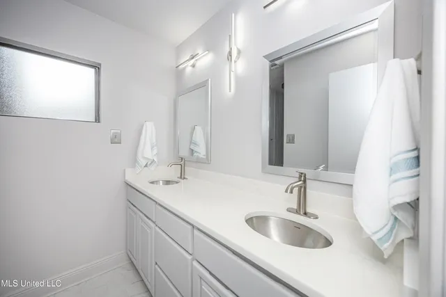 $669,000 | 110 Simon Boulevard, Ocean Springs, MS 39564