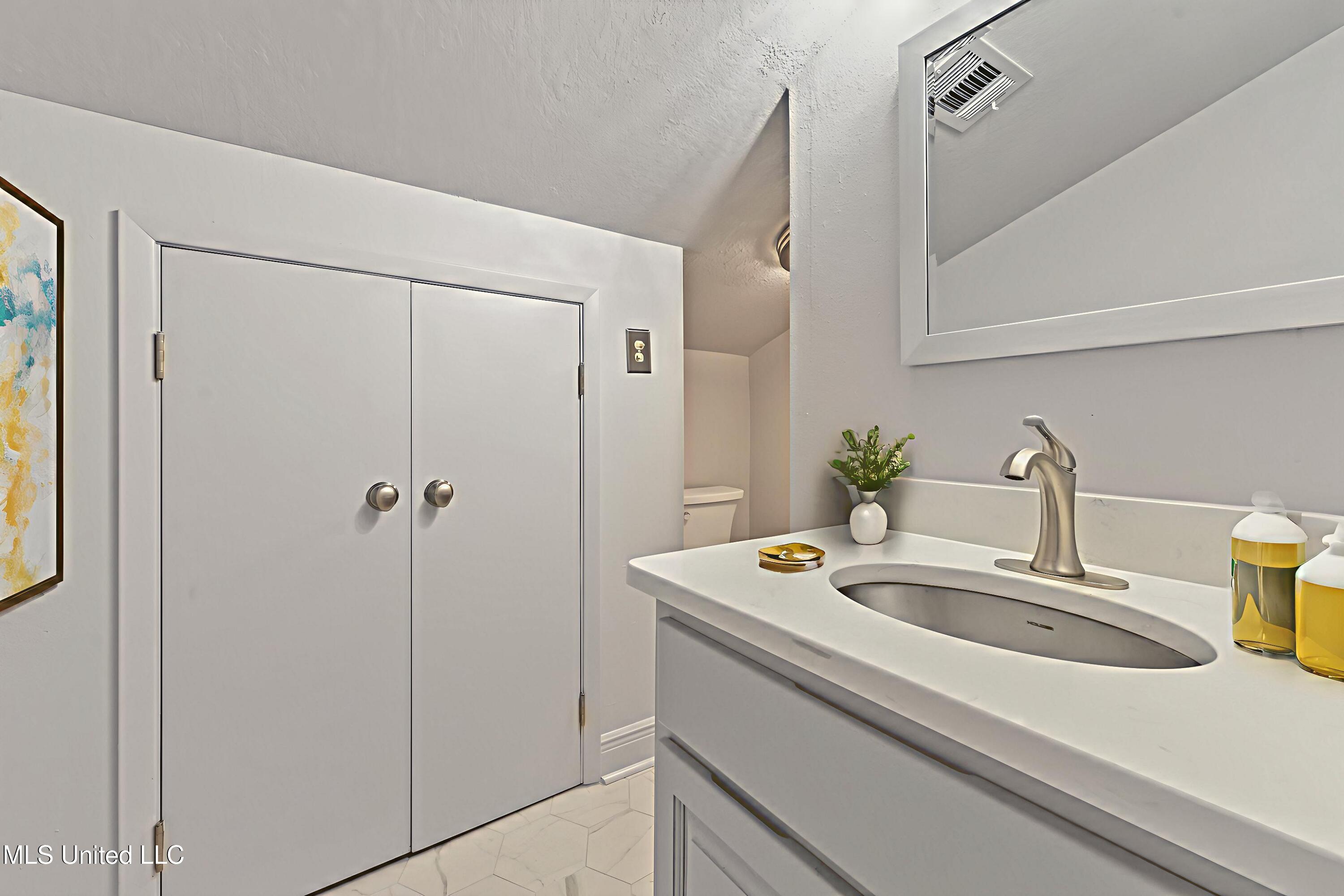 110 Simon Boulevard Ocean Springs, MS 39564 - Photo 73 of 73 Up-Bath-a - Bathroom - Standard - 1