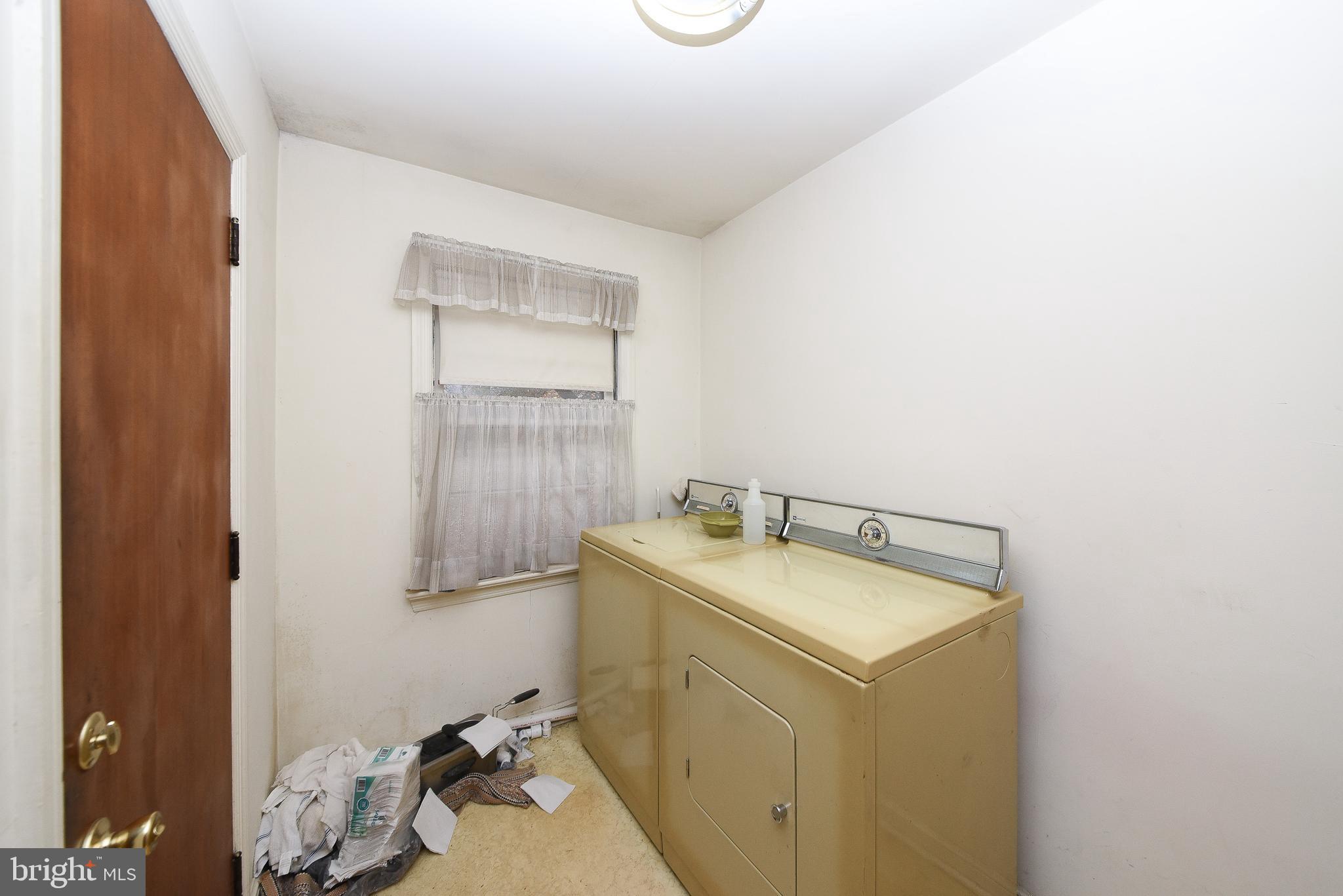 1 Sunnyside Lane Yardley, PA 19067 - Photo 16 of 39 a utility room with dryer and washer