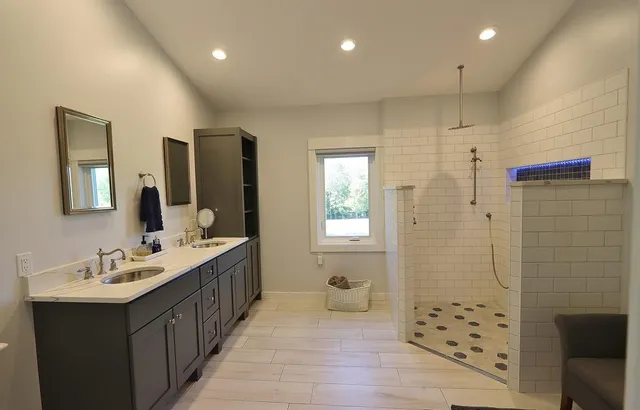 $699,900 | 47 Balsam Drive, Holden, ME 04429