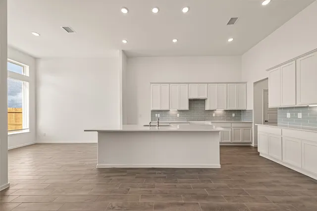 $483,858 | 2510 Shallow Lake Lane, Iowa Colony, TX 77583