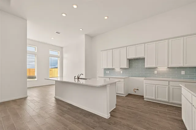 $483,858 | 2510 Shallow Lake Lane, Iowa Colony, TX 77583