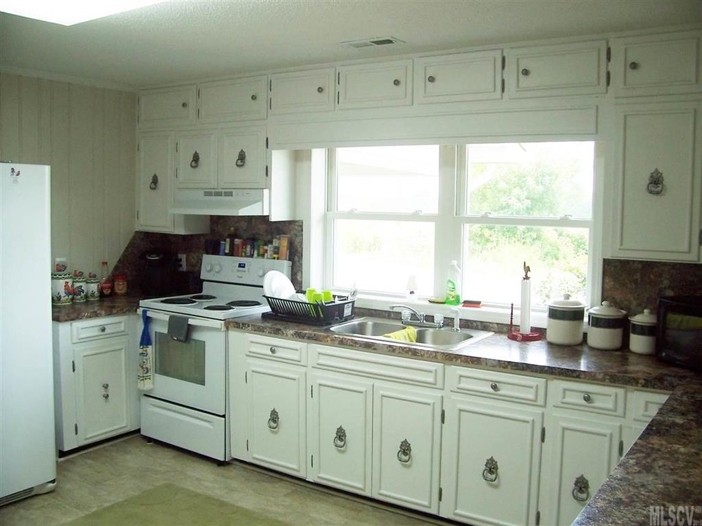 7733 Rhodhiss Road Connelly Springs, NC 28612 - Photo 2 of 9 Gallery Image 2