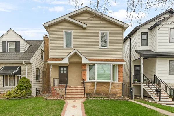 $699,900 | 3517 North Plainfield Avenue, Chicago, IL 60634