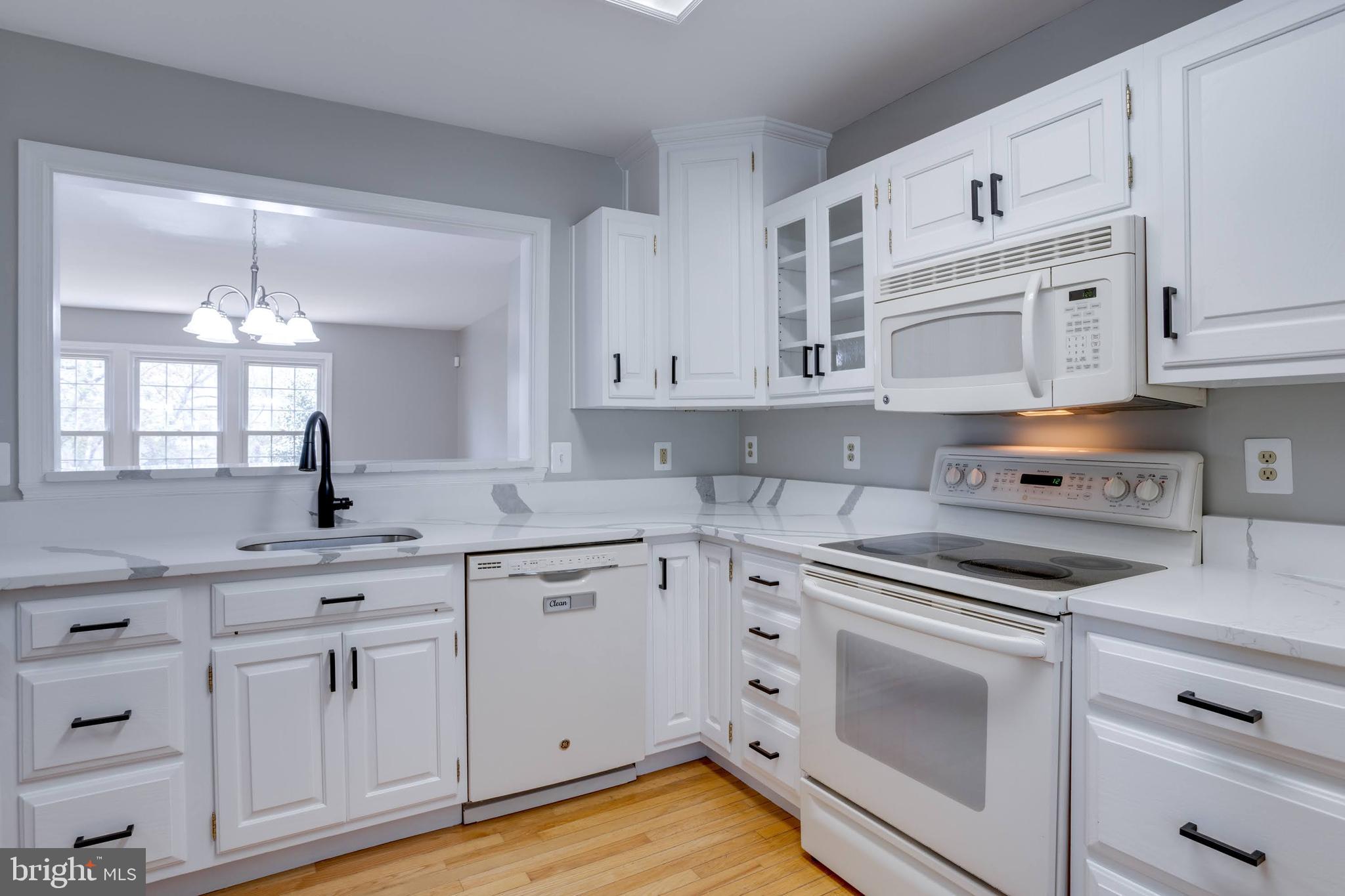 7958 Forest Path Way Springfield, VA 22153 - Photo 11 of 32 Gallery Image 11