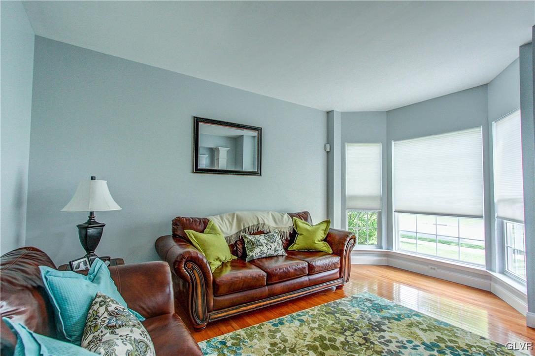 8935 Pathfinder Road Breinigsville, PA 18031 - Photo 14 of 50 Living Room