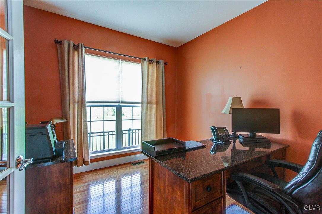 8935 Pathfinder Road Breinigsville, PA 18031 - Photo 15 of 50 Library/Den
