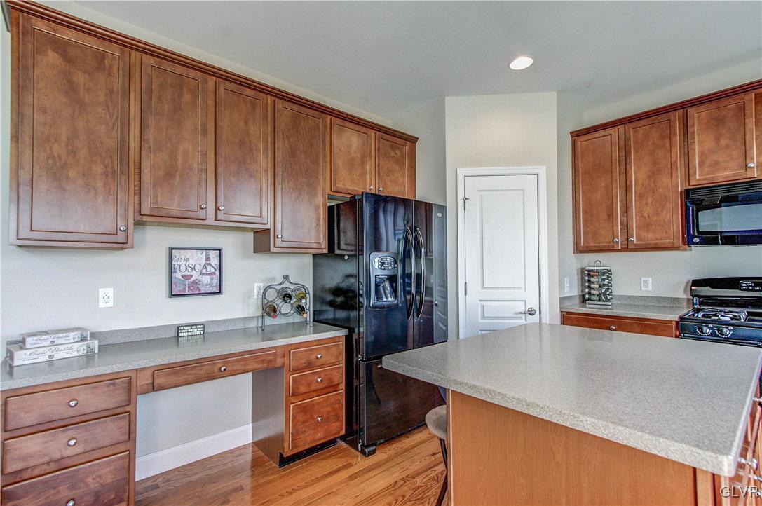 8935 Pathfinder Road Breinigsville, PA 18031 - Photo 29 of 50 Kitchen
