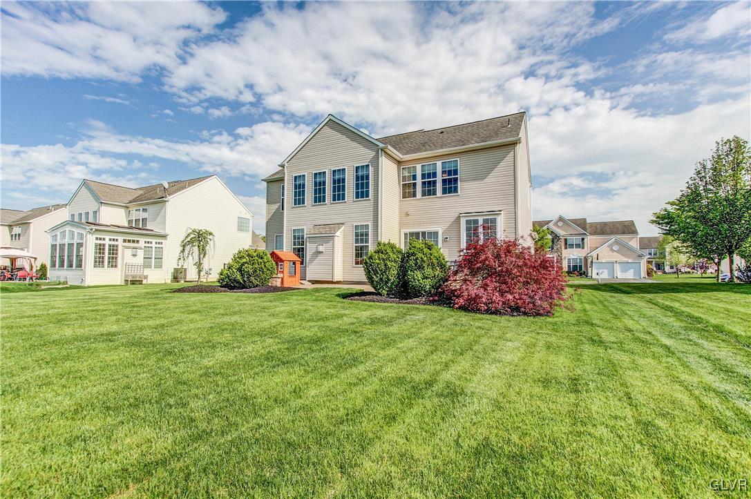 8935 Pathfinder Road Breinigsville, PA 18031 - Photo 9 of 50 Rear right ground view