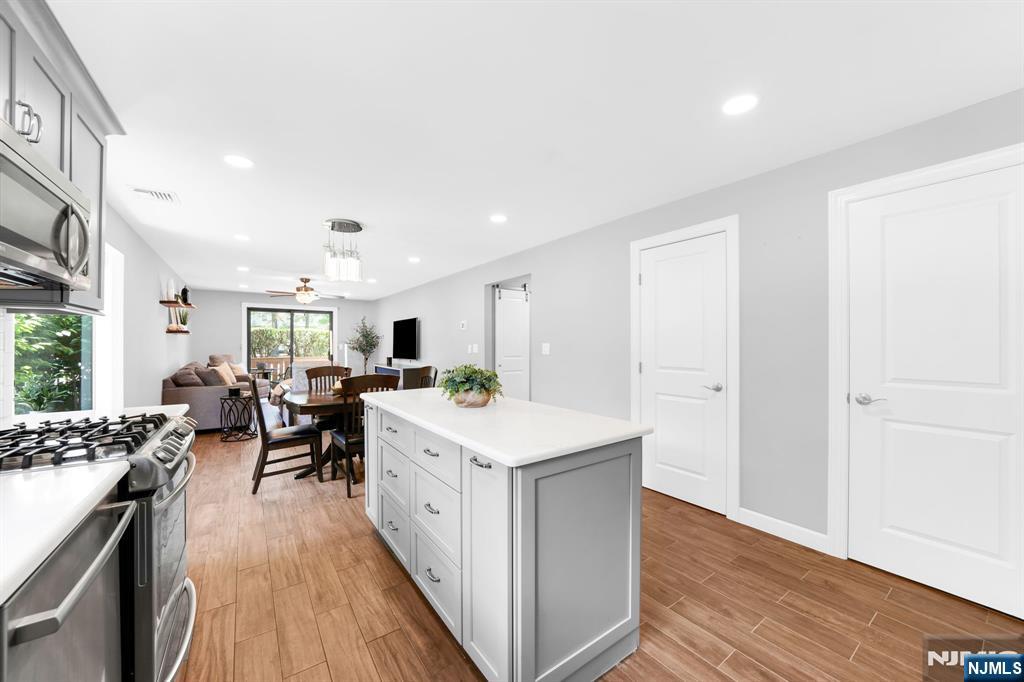 136 Changebridge Road, Unit J7 Montville, NJ 07045 - Photo 4 of 23