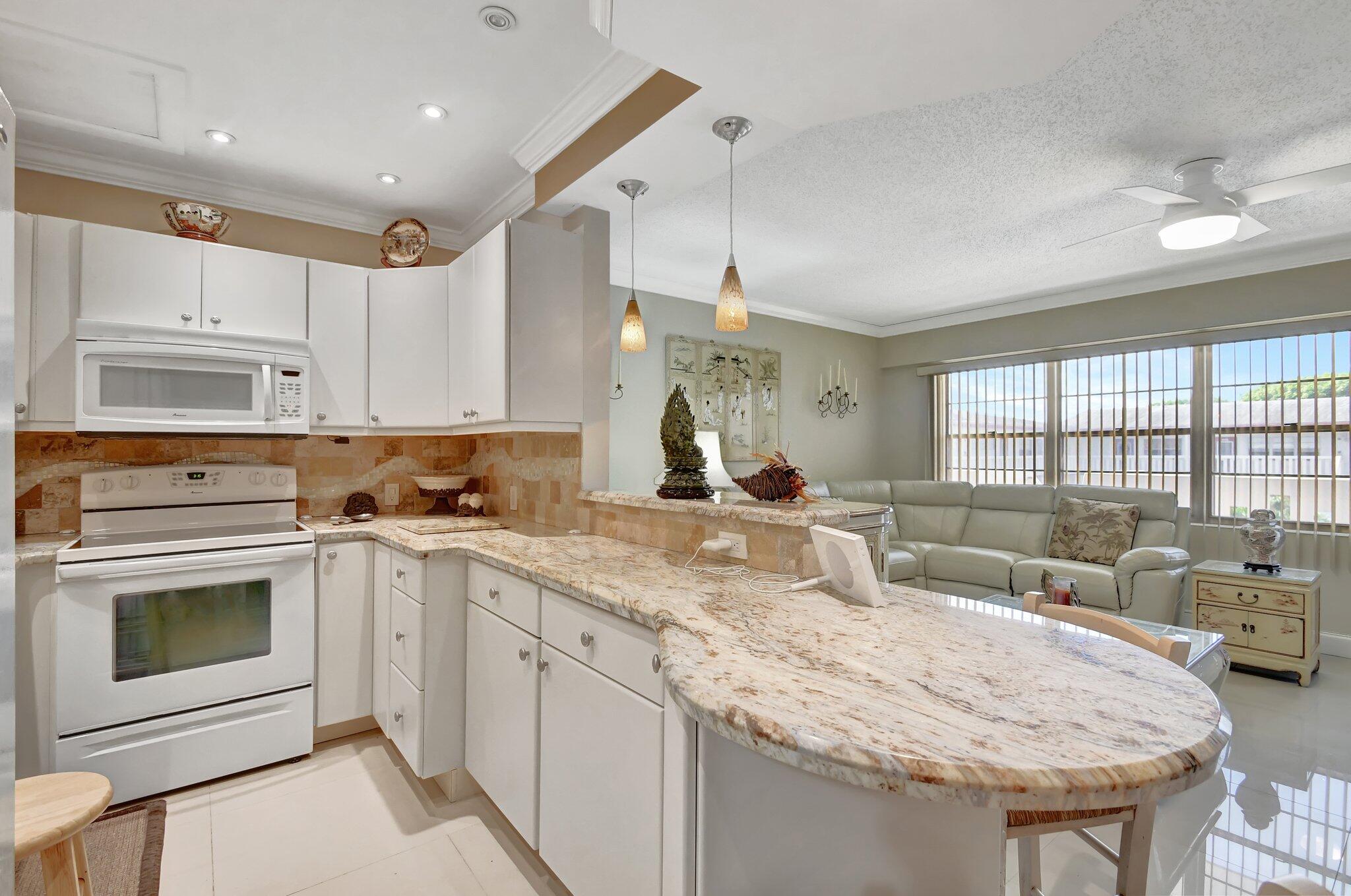 618 Fanshaw O Boca Raton, FL 33434 - Photo 8 of 55 8-web-or-mls-DSC_0541
