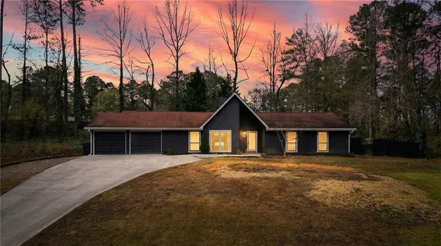 a view of roof with sitting area