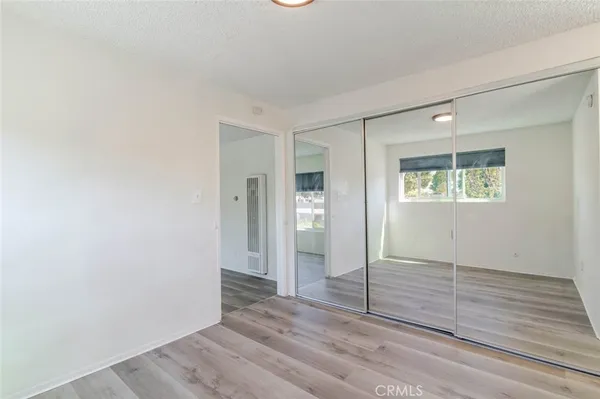 $1,800 | 17900 Sherman Way, Unit 320, Reseda, CA 91335