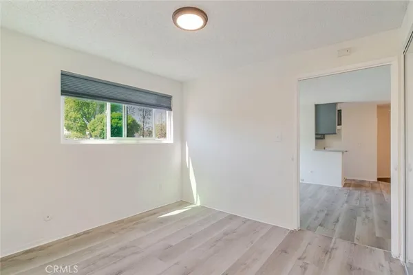 $1,800 | 17900 Sherman Way, Unit 320, Reseda, CA 91335