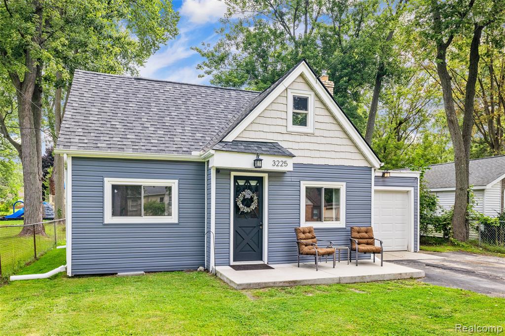 3225 Donley Avenue Rochester Hills, MI 48309 - Photo 3 of 44