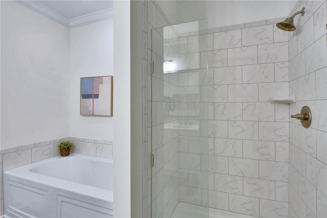 607 Mariners Circle St. Simons Island, GA 31522 - Photo 23 of 33 Primary Shower
