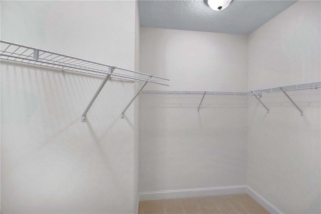 607 Mariners Circle St. Simons Island, GA 31522 - Photo 24 of 33 Primary Closet