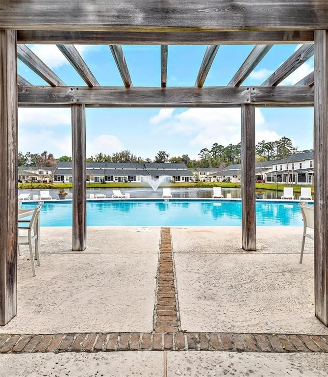 607 Mariners Circle St. Simons Island, GA 31522 - Photo 31 of 33 Community Pool