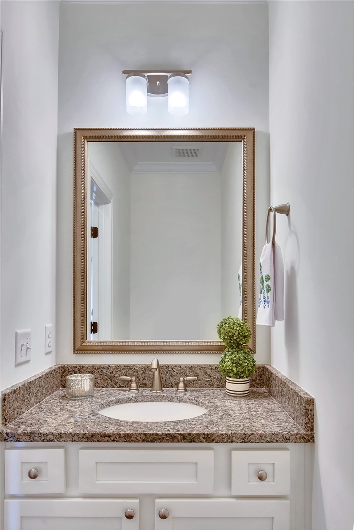 607 Mariners Circle St. Simons Island, GA 31522 - Photo 6 of 33 Powder Room Downstairs