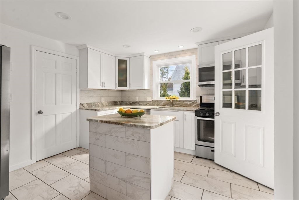 23 Lake Street Natick, MA 01760 - Photo 9 of 24