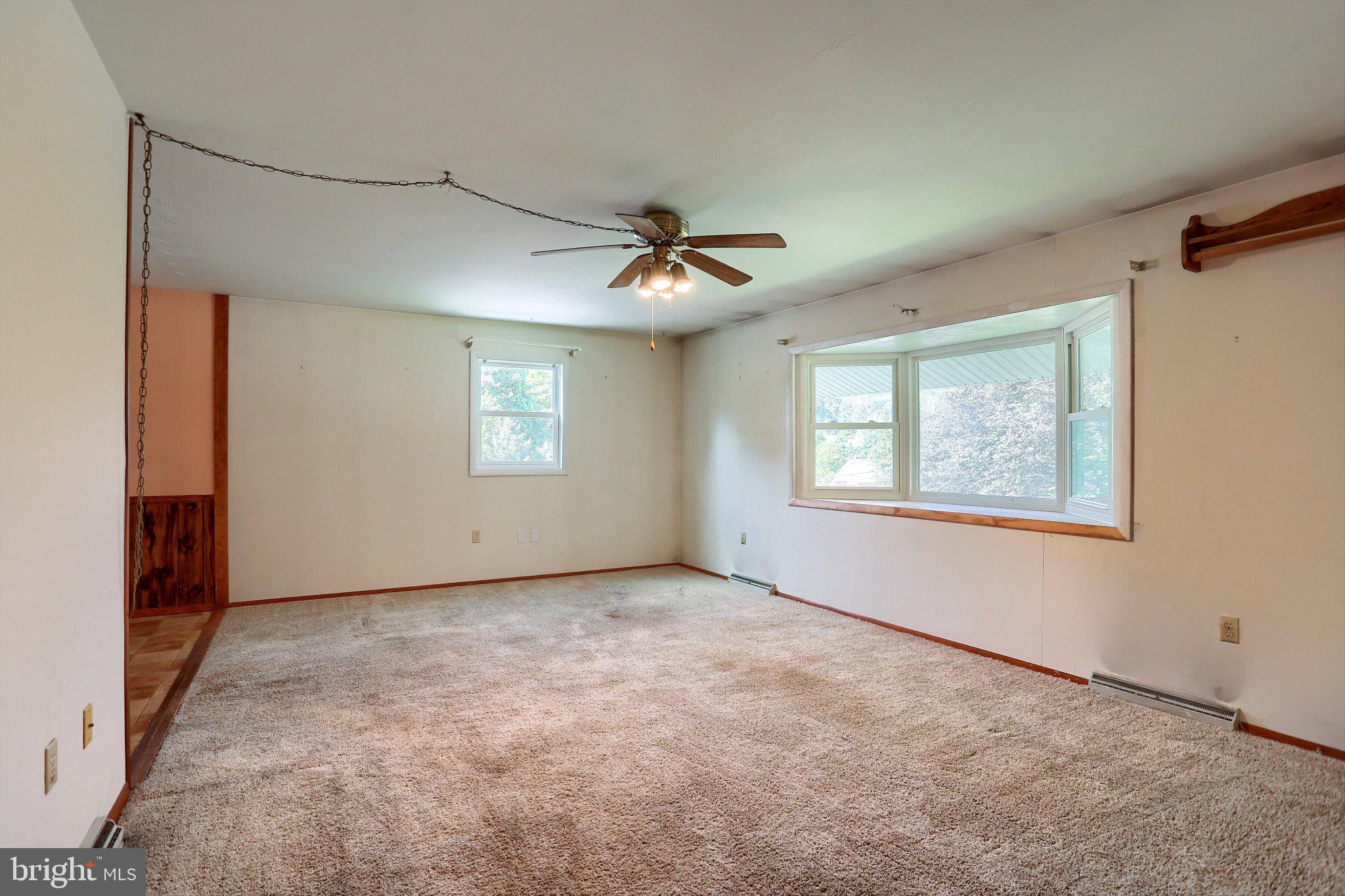 7620 Spring Road New Bloomfield, PA 17068 - Photo 9 of 49 LIVINGROOM