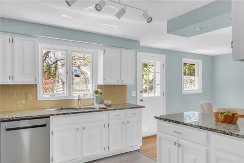 $599,000 | 6 Acre Avenue, Barrington, RI 02806