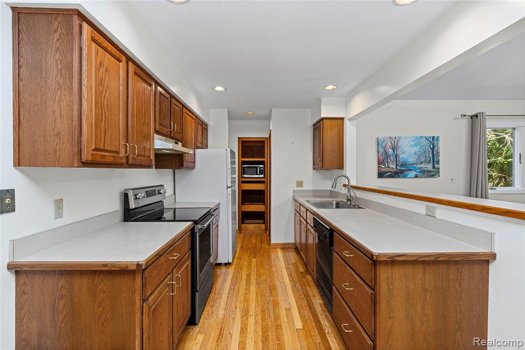 760 Waterbury Road Highland, MI 48356 - Photo 16 of 62